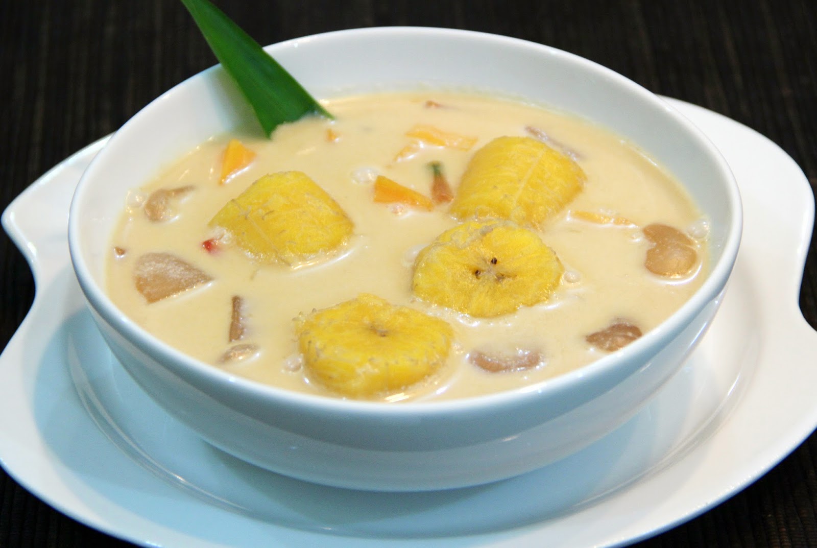 Menu prasmanan enak di Jakarta