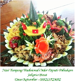 Kreasi nasi tumpeng kuning Jakarta