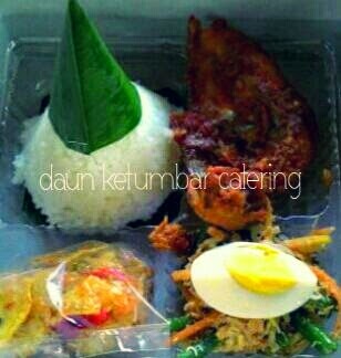 PAKET TUMPENG MINI PUTIH MIKA